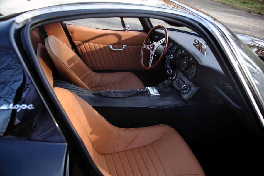 Интерьер Bizzarrini 1900 GT Europa 1967 года  (фото 2 из 14)